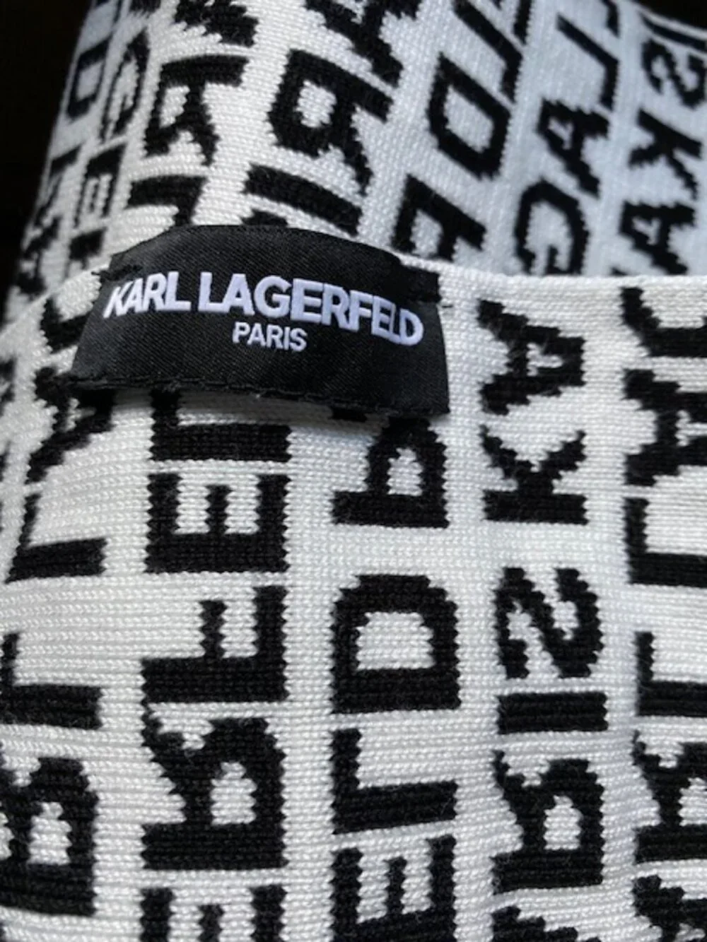 Karl Lagerfeld Paris Black & White Print 14